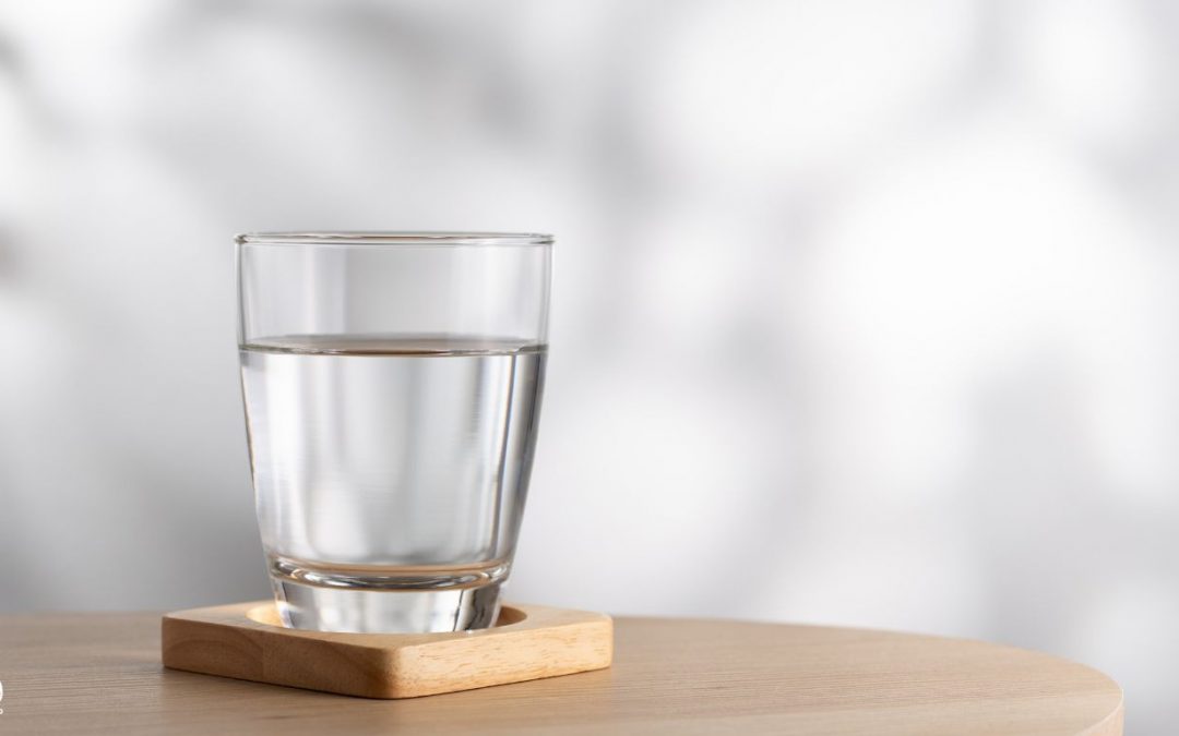 Técnica del vaso de agua en entrevistas – El test que muchos candidatos desconocen